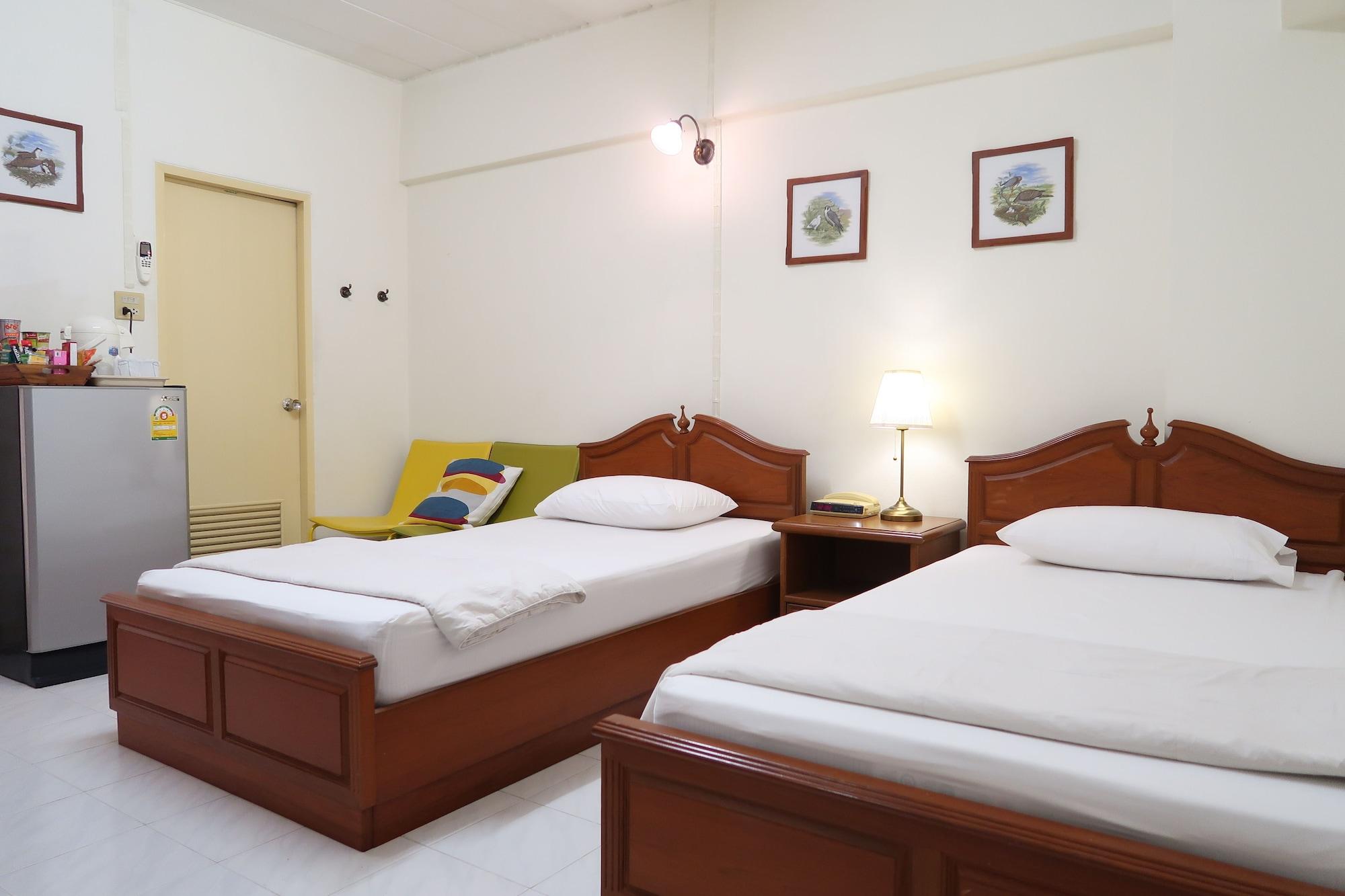Phawana Sweet Hotel Bangkok Exterior photo