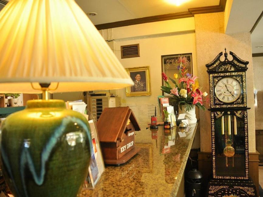 Phawana Sweet Hotel Bangkok Exterior photo