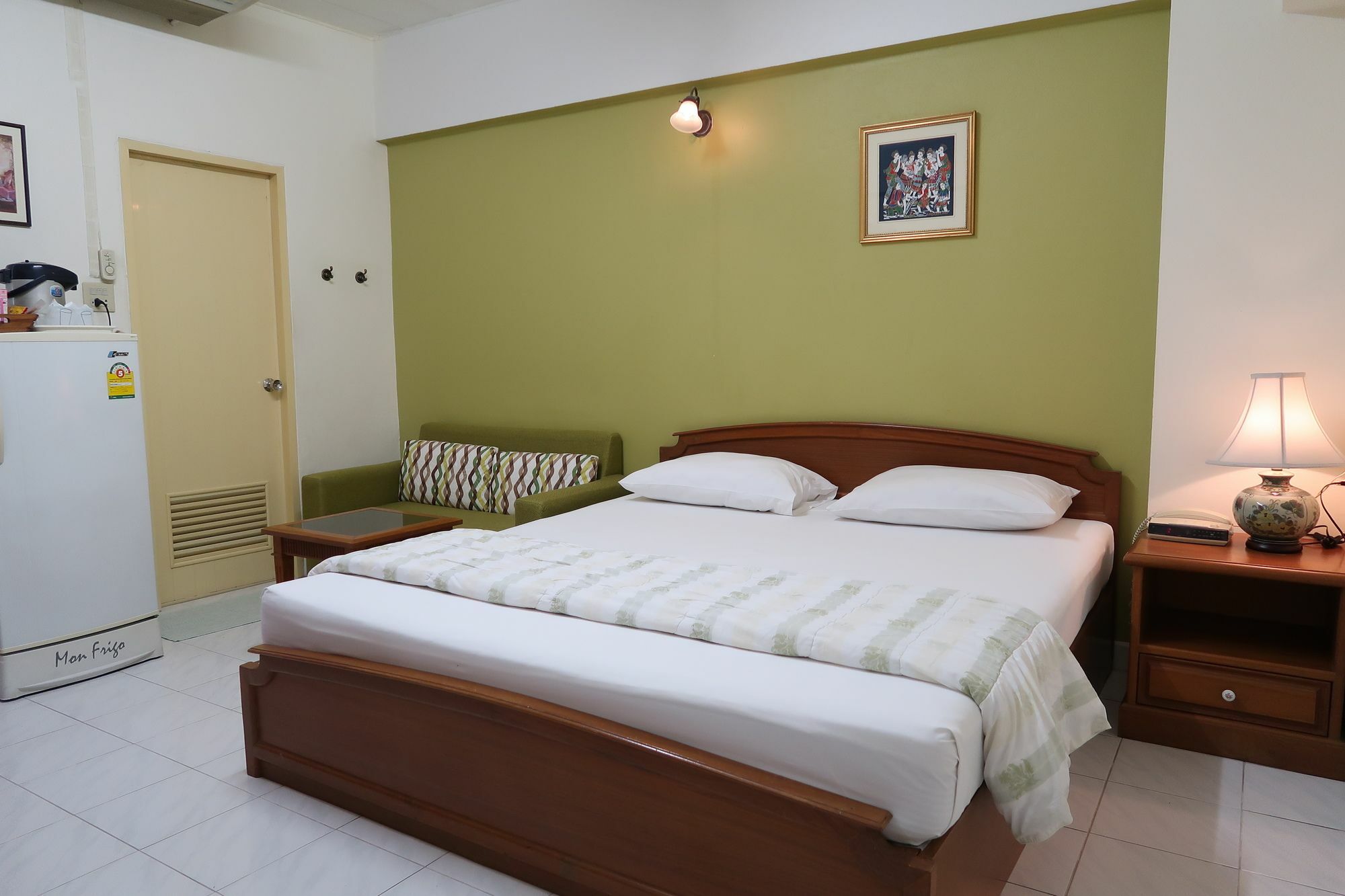 Phawana Sweet Hotel Bangkok Exterior photo