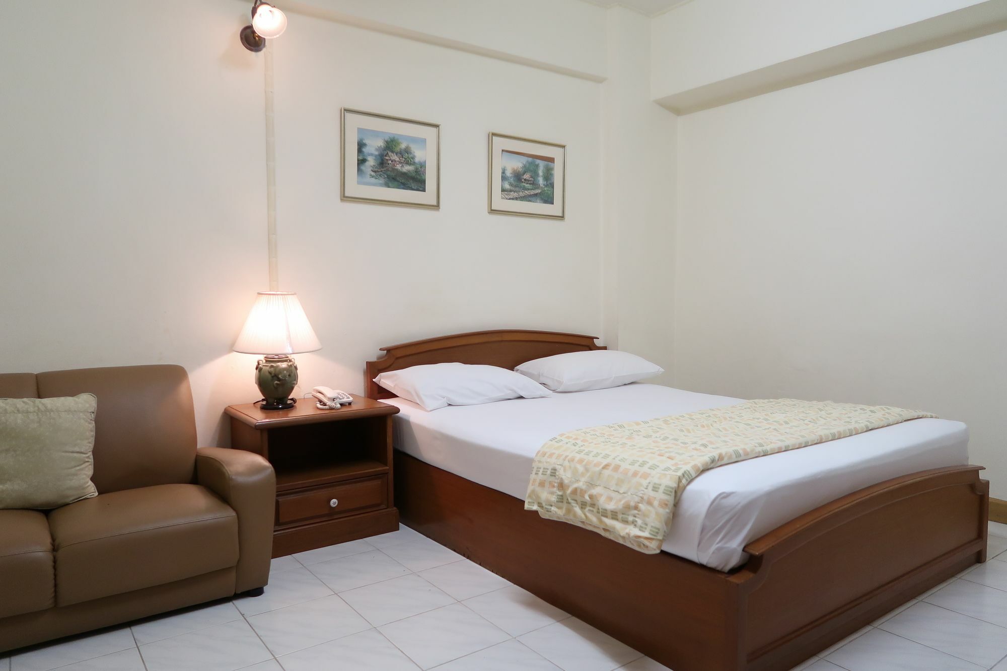 Phawana Sweet Hotel Bangkok Exterior photo
